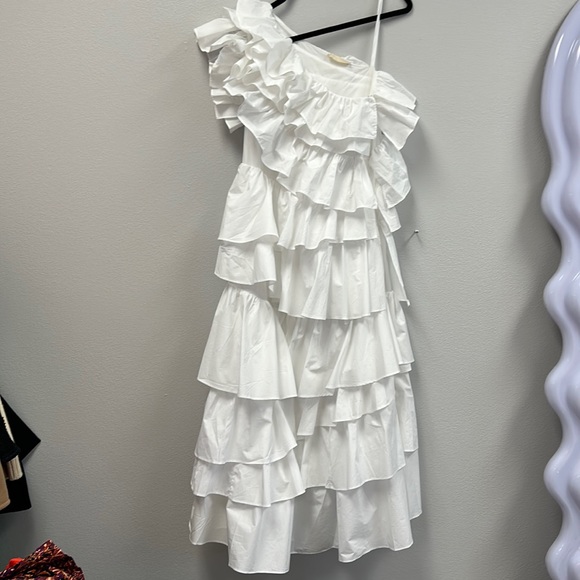 Ariadne Gown - Picture 2 of 7